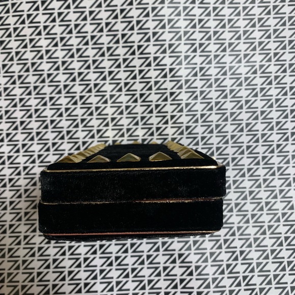 La Sera By Franchi Velvet with Gold Grommet Purse - Picture 9 of 9